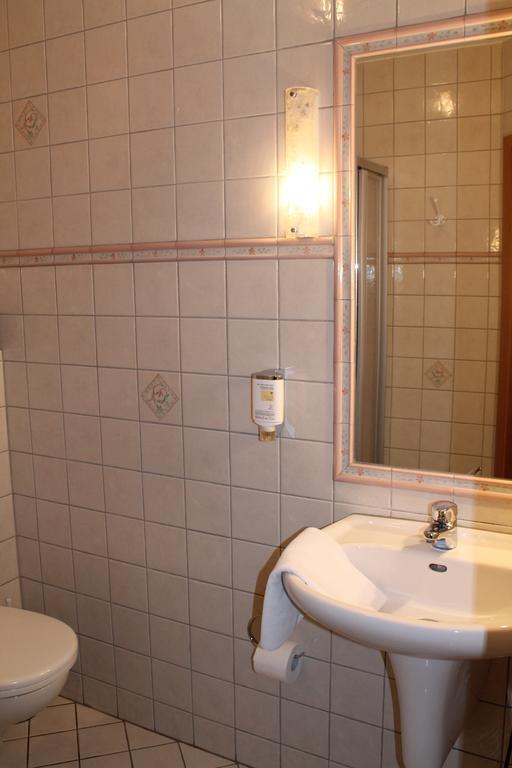 Landhaus Hotel Goeke Hövelhof الغرفة الصورة