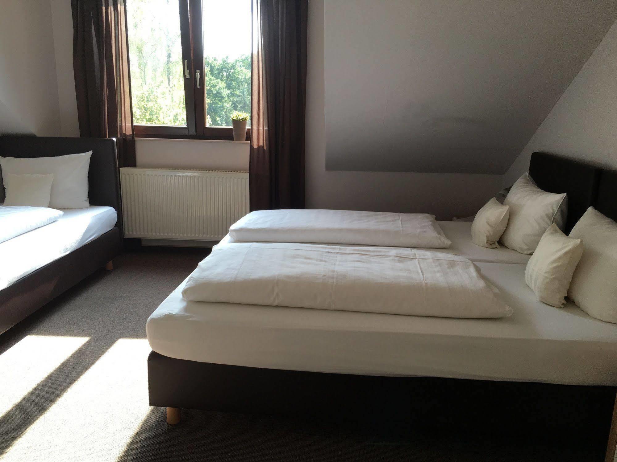 Landhaus Hotel Goeke Hövelhof المظهر الخارجي الصورة