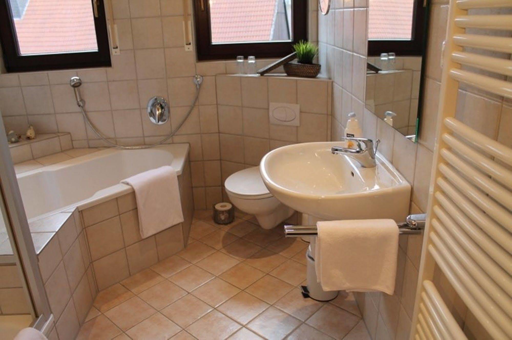 Landhaus Hotel Goeke Hövelhof المظهر الخارجي الصورة